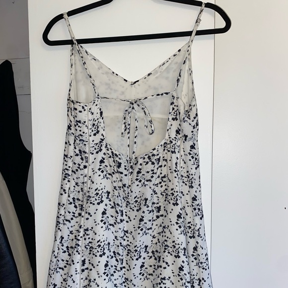 sunday best aritzia floral dress - Picture 3 of 3